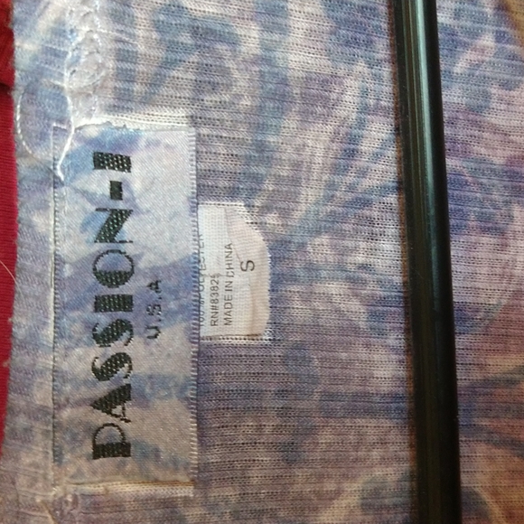 Bundle of five long sleeved shirts. - Picture 5 of 11